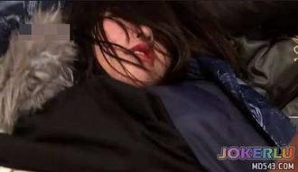  喝得烂醉的酒吧美女小逼水真多 LOOKS199