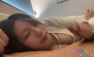  以为是清纯的妹子没想到这么反差鸡巴吃的不停娴熟的技巧一看就是没少做