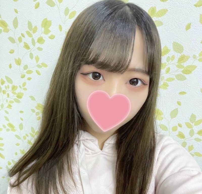 FC2-PPV-4588423 * 臉部展示 * Ena-chan，一個可愛的 19 歲素人。既然他不聽店家的話，他就會受到懲罰。即使她很可愛，我也不能原諒她，所以不允許/允許/允許體內射精